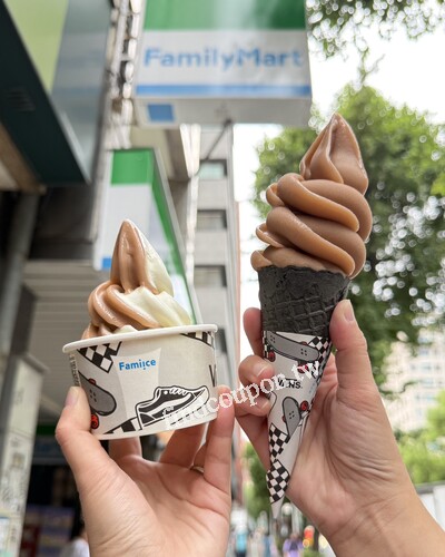 購買VANS聯名商品+9元，即可獲得『聯名滑板吊飾』1個