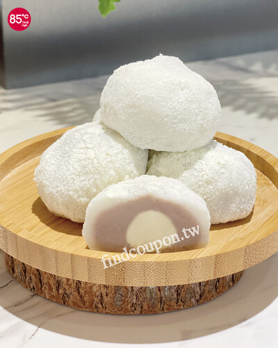 芋泥滾乳酪 4入180元、第二盒半價， 一定要來點美味的甜點