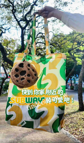 只要購買 6片餅乾組＋$99就能 限時加購軟綿綿餅乾絨毛包