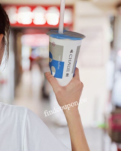 會員來店消費隨機送老楊方塊酥一片，二款口味隨機送