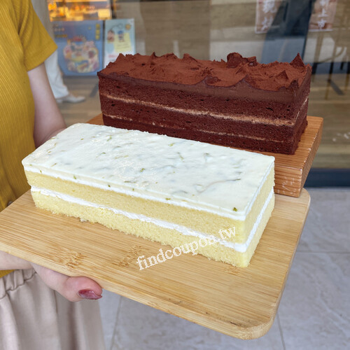新品長條蛋糕，限時第二件半價